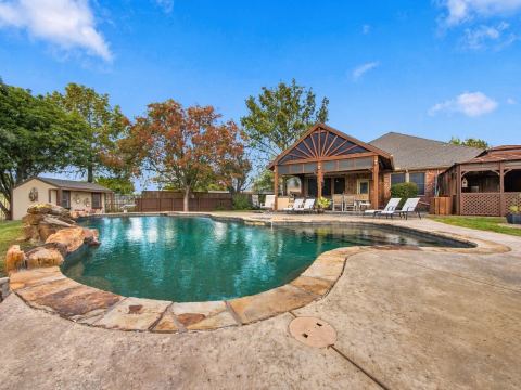 10717 Wolfcreek Lane, Rowlett, TX 75089 — photo 2