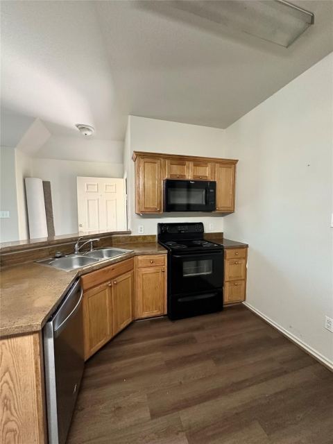 130 Sunburst Court 132, Weatherford, TX 76087 — photo 2