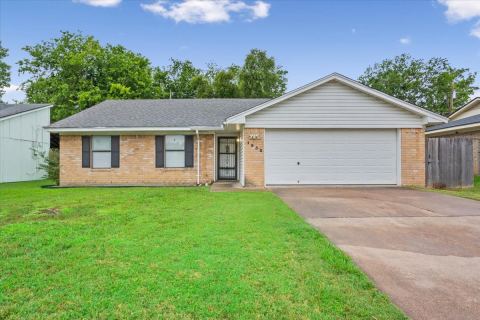 1933 Century Drive, Waco