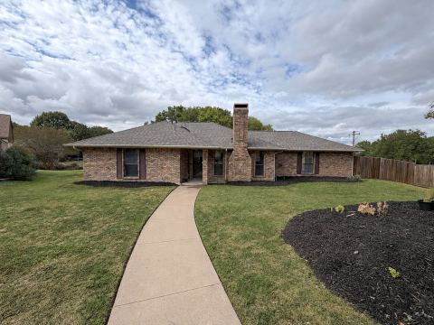 219 N Beltwoods Drive, DeSoto, TX 75115 — photo 2
