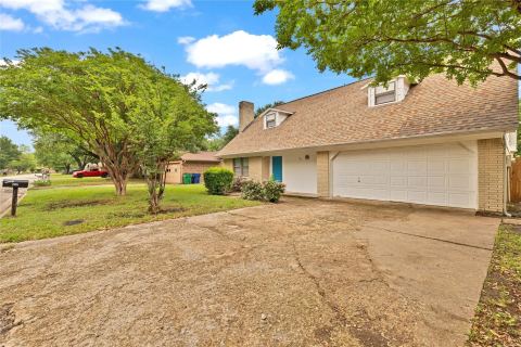 205 San Jacinto Court, Waxahachie