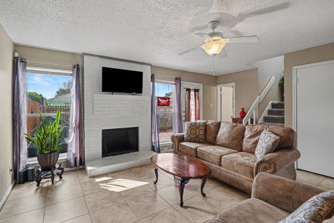 6747 S Creek Drive, Fort Worth, TX 76133 — photo 3