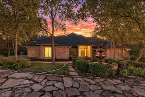 2119 N Fielder Road, Arlington