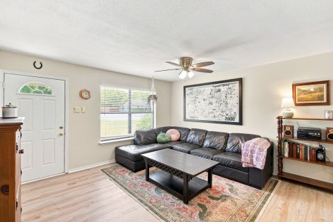 601 E Avenue F, Midlothian, TX 76065 — photo 2