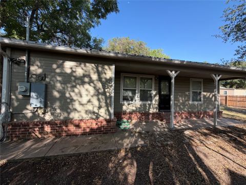 979 W Pecan Street, Stephenville, TX 76401 — photo 3