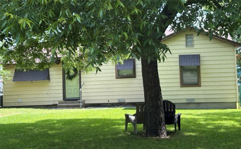 1910 N Travis Street, Sherman, TX 75092 — photo 2