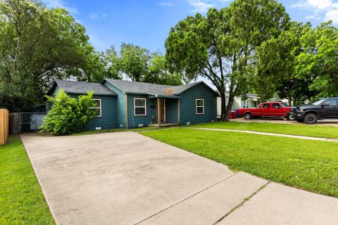 3700 Charlton Avenue, Waco, TX 76711 — photo 2