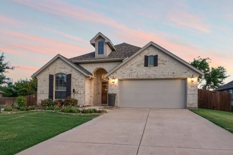 201 Providence Drive, Van Alstyne, TX 75495 — photo 2