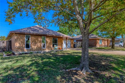 410 E Hazelwood Street, Princeton, TX 75407 — photo 2