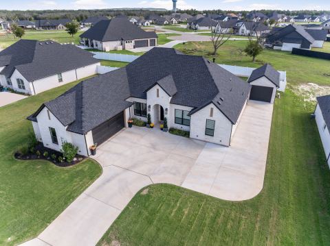 2156 Middlewood Circle, Granbury