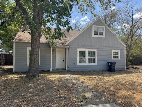 315 W Congress Street, Denton