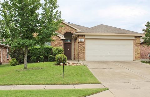 9841 Willowick Avenue, Fort Worth