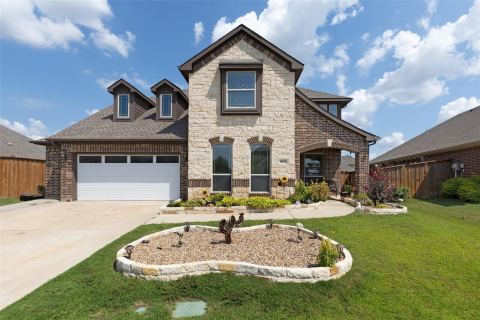 8229 Spitfire Trail, Aubrey