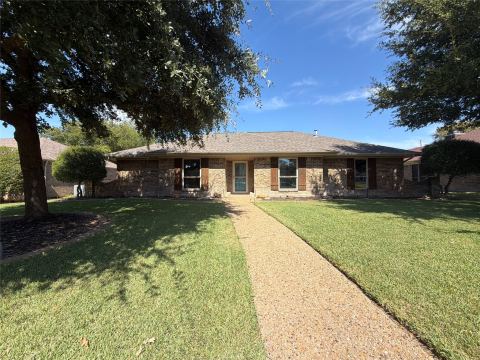 711 Rush Creek Drive, Allen