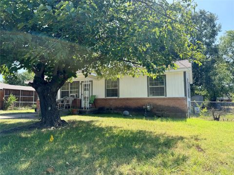 1313 S Rockwall Avenue, Terrell, TX 75160 — photo 2