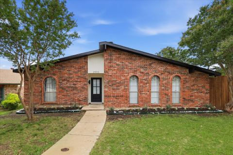 2903 Winterberry Drive, Carrollton, TX 75007 — photo 2