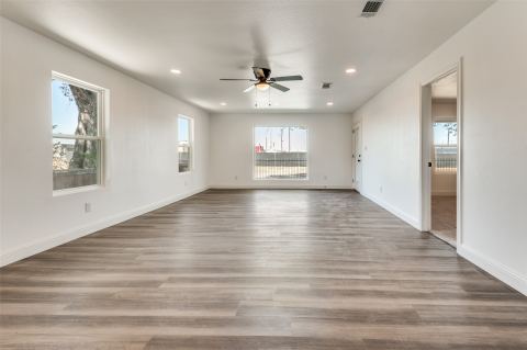 5728 Wilkes Drive, Fort Worth, TX 76119 — photo 3
