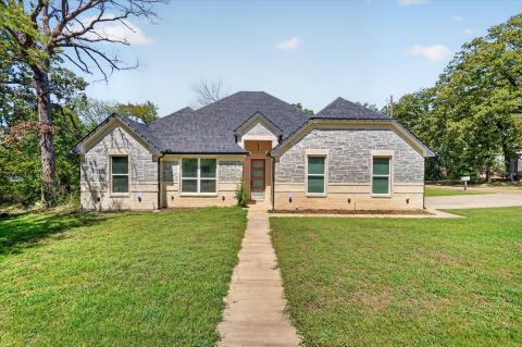 114 Dowdy Lane, Mabank