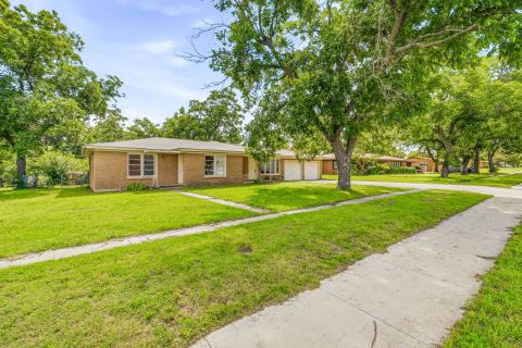 594 N Harbin Drive, Stephenville, TX 76401 — photo 2