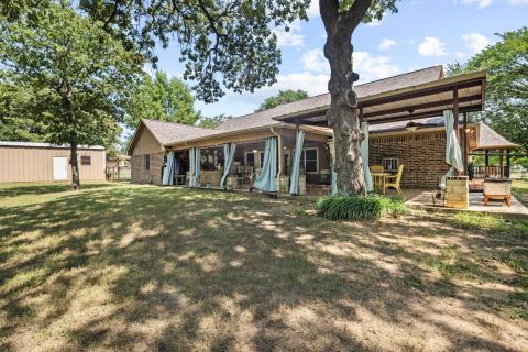 112 Knight Court, Springtown, TX 76082 — photo 2