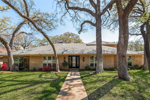 805 Crowley Road, Arlington, TX 76012 — photo 2