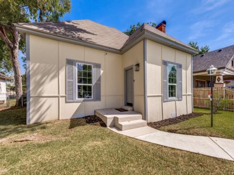 917 W Sears Street, Denison, TX 75020 — photo 3