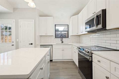 1203 S College Street, McKinney, TX 75069 — photo 2