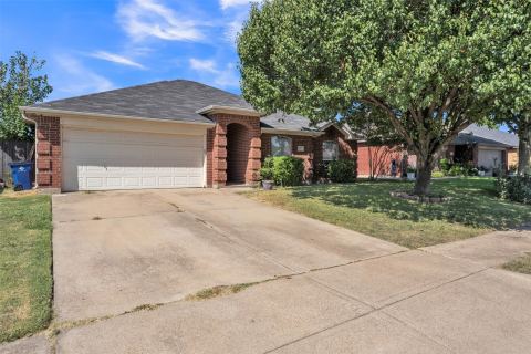 1017 Aaron Drive, Burleson, TX 76028 — photo 2