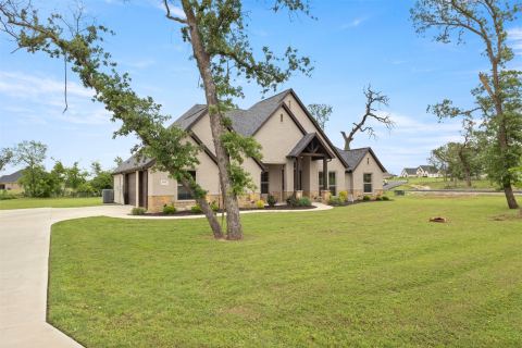 105 Clayton Crossing, Springtown, TX 76082 — photo 2