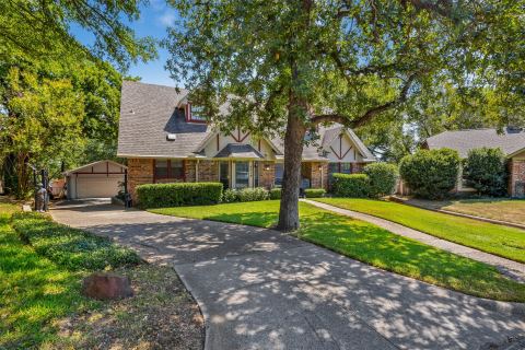 4219 Pleasant Oaks Court, Arlington, TX 76016 — photo 2