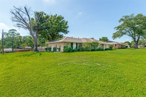 2500 Brookhaven Drive, Denison, TX 75020 — photo 2