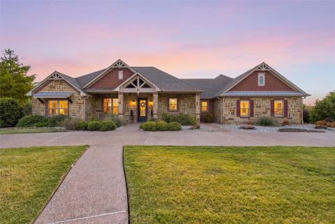 100 Deer Creek Drive, Waco