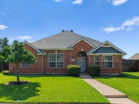 3860 Gillespie Drive, Carrollton, TX 75010 — photo 2