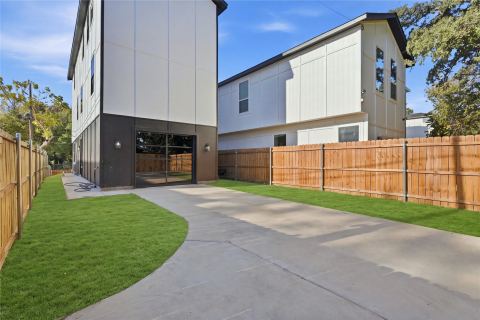 2400 Dyson Street, Dallas, TX 75215 — photo 2