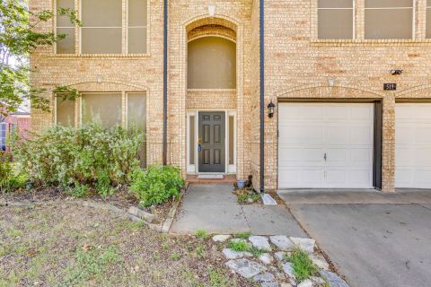 519 Deerwood Drive, Burleson, TX 76028 — photo 3