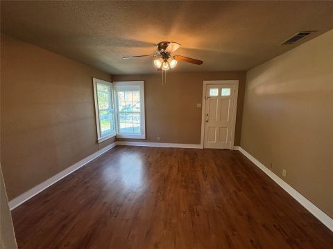 909 Vine Street, Denton, TX 76209 — photo 2