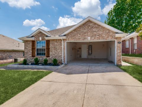 1305 GREENBRIAR Lane, McKinney, TX 75069 — photo 2