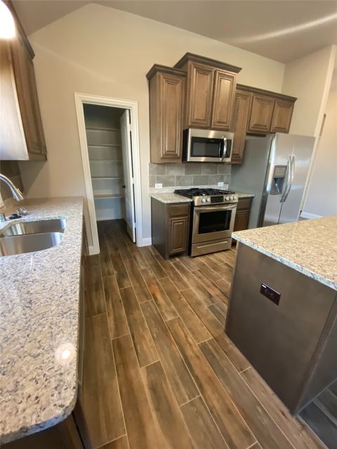 313 Richard Street, Burleson, TX 76028 — photo 3
