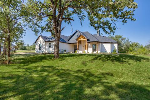 173 Oak Grove Way, Springtown