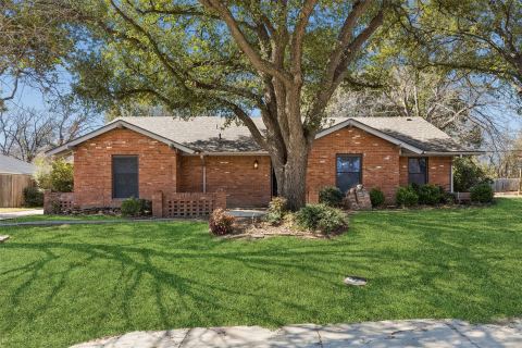 1017 Denmark Street, Grand Prairie
