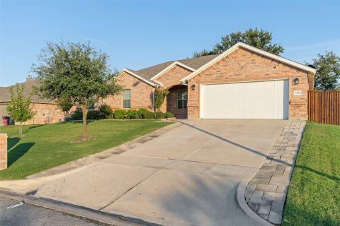 3733 Cecelia Lane, Forest Hill, TX 76140 — photo 3
