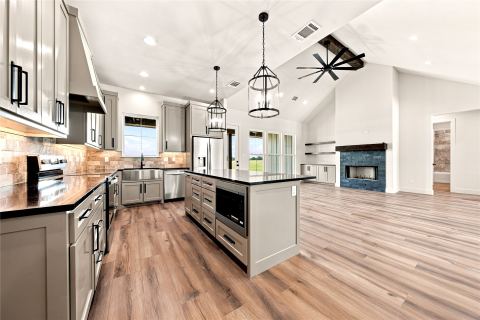 711 VZ County Road 2810, Mabank