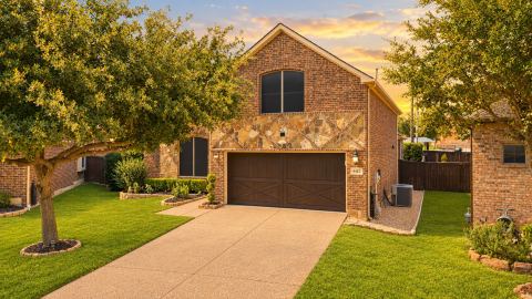 8421 La Fontaine Drive, North Richland Hills