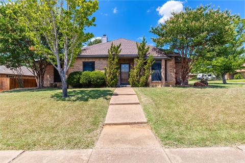 7133 Starnes Road, North Richland Hills