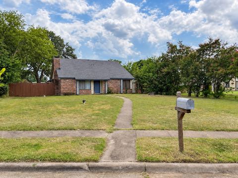 2926 Bonanza Lane, Garland