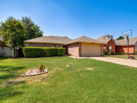1413 Mockingbird Lane, DeSoto, TX 75115 — photo 2