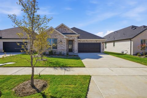 1916 Beeflower Street, Celina