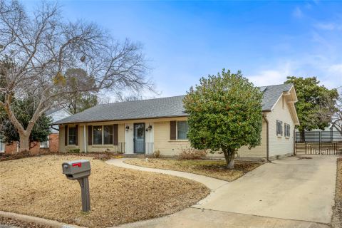 1401 Greenbrier Drive, Sherman, TX 75092 — photo 3