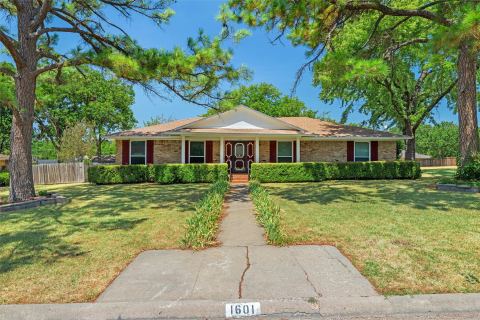 1601 Dakota Drive, Garland, TX 75043 — photo 2