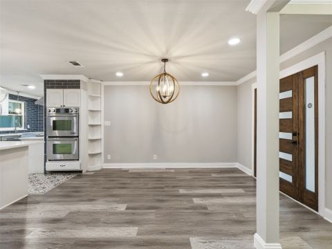 1402 Addington Street, Irving, TX 75062 — photo 2